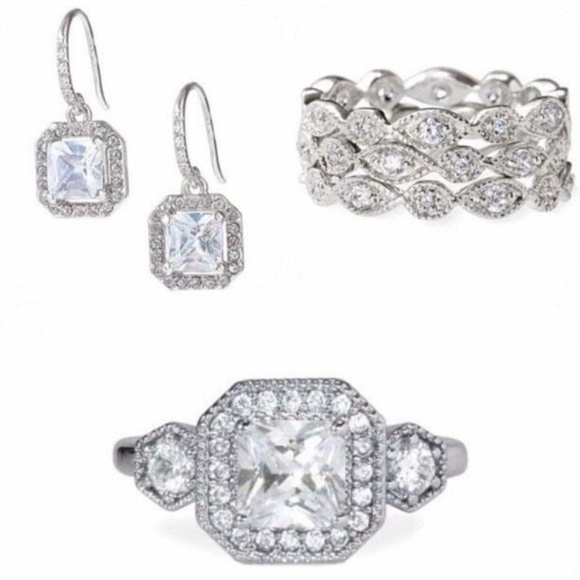 :: STUNNING Stella & Dot Deco Cocktail Ring - Picture 2 of 7